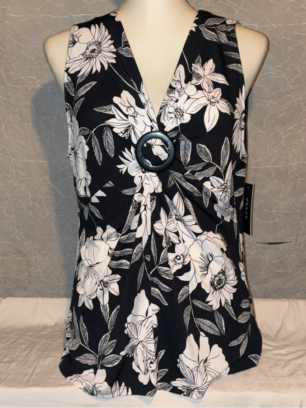 NWT Chaus Black & White Floral Sleeveless Blouse XL